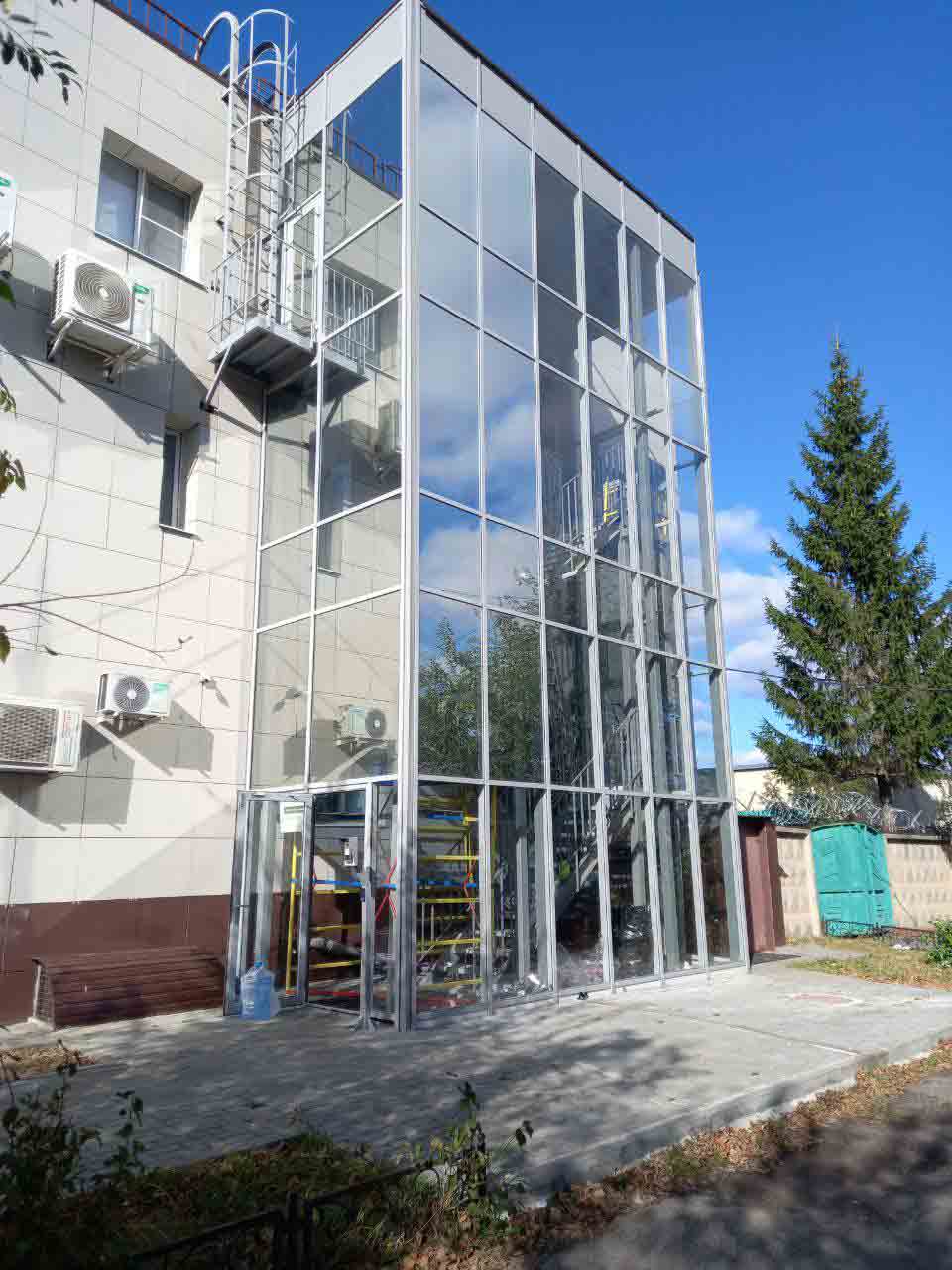 tonirovanie-balkonov-voronezh-zerkalnoj-plenkoj